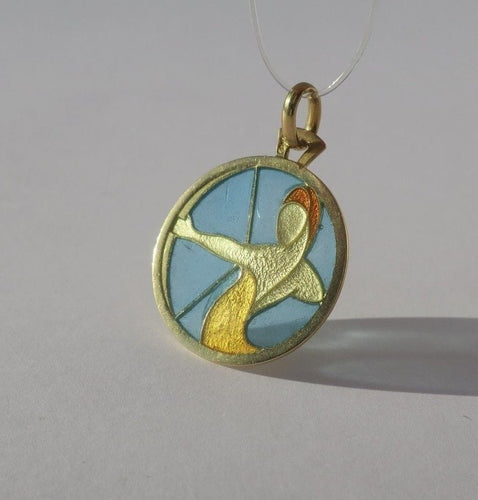 Pendentif Cartier - Pendentif Sagittaire en or jaune et émail plique-à-jour 58 Facettes