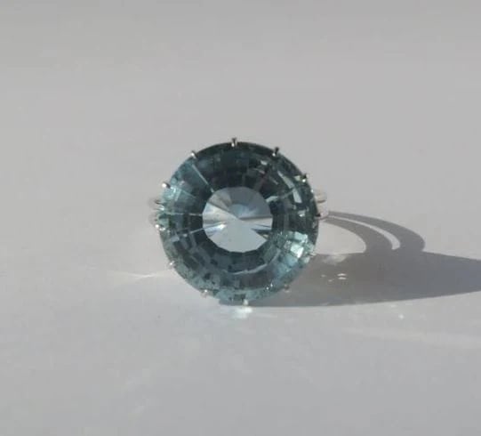 18098abb-bdcc-40a1-c43f-0bcfb8a48e00