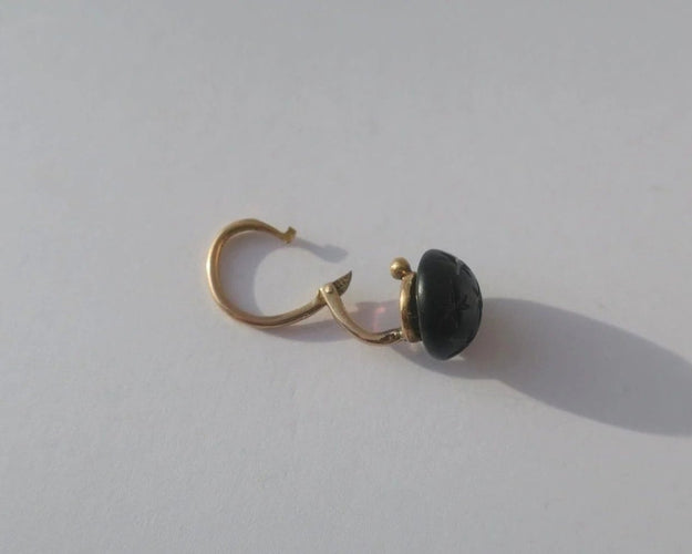 Boucles d'oreilles Boucles d’oreilles dormeuses étoilées en or rose 18 carats 58 Facettes
