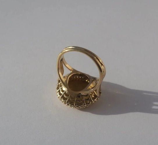 Bague 50 A. Augis - Bague chevalière Médaille d’Amour en or jaune, diamant et rubis 58 Facettes