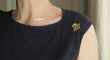 Broche Broche chimère en or jaune 18 carats et perle 58 Facettes