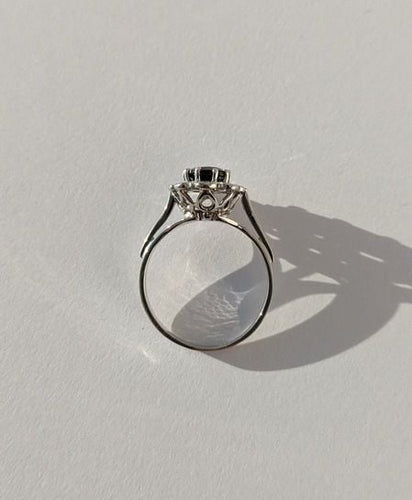 Bague 55 Bague Pompadour saphir vert et diamants en or blanc 18 carats 58 Facettes