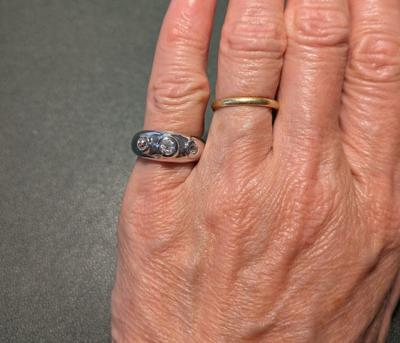 Bague 51 Bague jonc trilogie en or blanc et diamants 58 Facettes