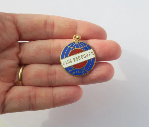 Pendentif New York Life Insurance Company - Pendentif globe terrestre ancien en or jaune émaillé 58 Facettes