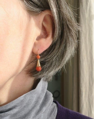 Boucles d'oreilles Boucles d’oreilles dormeuses pendantes XIXe en or rose 18 carats et corail 58 Facettes