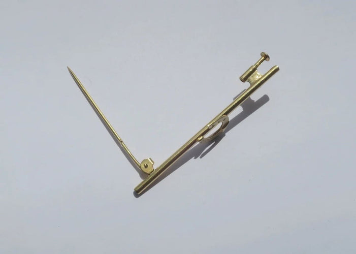 Broche Broche barrette fer à cheval en or jaune 18 carats 58 Facettes