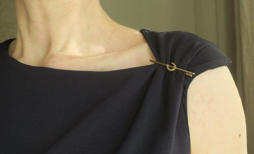 Broche Broche barrette fer à cheval en or jaune 18 carats 58 Facettes