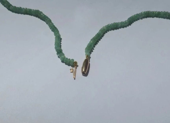 Collier Collier de perles d’émeraudes naturelles avec fermoir en or rose 18 carats 58 Facettes