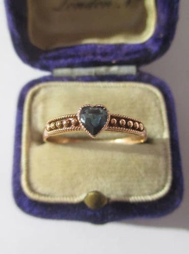 Bague 50 Bague cœur saphir solitaire en or rose 18 carats 58 Facettes