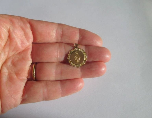 8fe161bd-e14d-406c-d24a-8c5351330d00