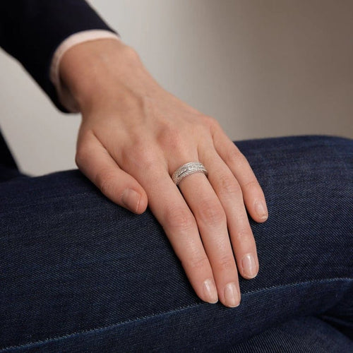 Bague 53 Bague en or blanc 18K et diamants 58 Facettes