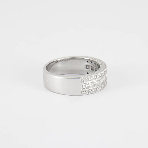 Bague 53 Bague en or blanc 18K et diamants 58 Facettes