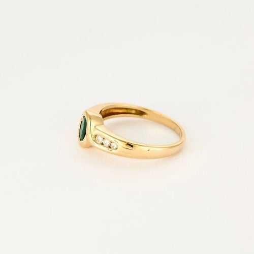 Bague 56 Bague vintage en or jaune 18K avec diamants et émeraude 58 Facettes