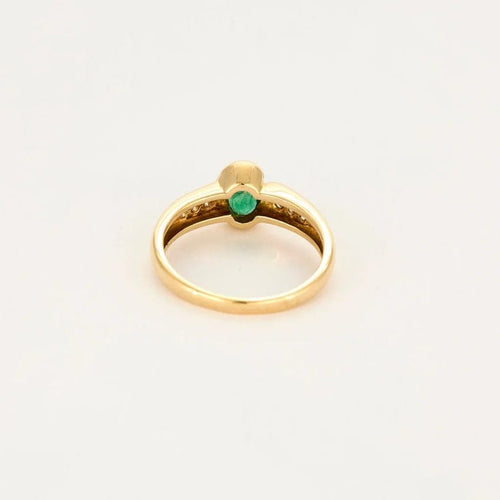 Bague 56 Bague vintage en or jaune 18K avec diamants et émeraude 58 Facettes