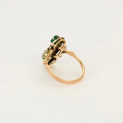 Bague 52 Bague ancienne en or rose et or blanc avec diamants et émeraudes 58 Facettes