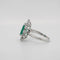 Bague 54 Bague en or blanc 18 carats avec émeraude 2,65 ct et diamants 58 Facettes 1.0000791/1