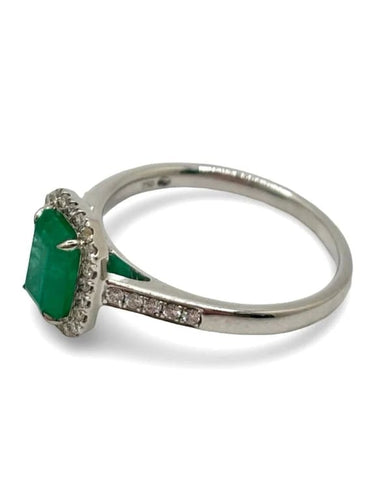 Bague 52 Bague en or blanc 18K sertie d’une émeraude 1 ct et diamants 58 Facettes