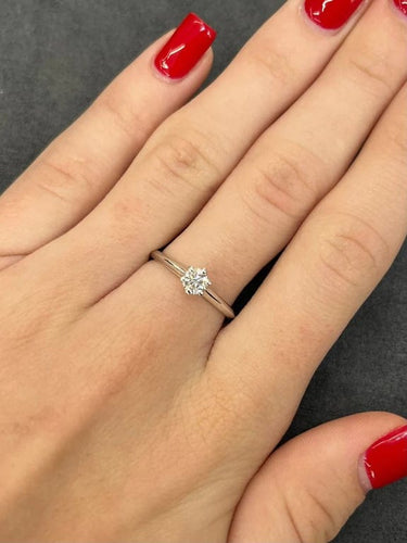 Bague 52.5 Bague solitaire en or blanc 18K avec diamant 0,30 ct 58 Facettes