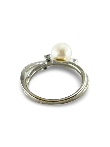 Bague 54 Bague en or blanc 18K avec perle et diamants 58 Facettes