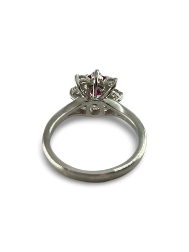 Bague 53 Bague en or blanc 18K sertie d’un rubis et diamants 58 Facettes