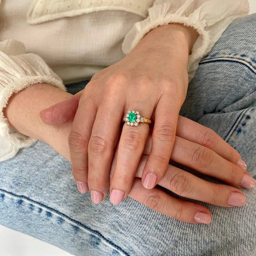 Bague 53 Bague marguerite vintage en or jaune, émeraude de Colombie et diamants 58 Facettes LMB-312