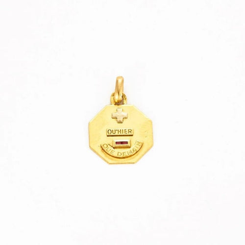 Pendentif Augis - Médaille d'amour hexagonale en or jaune et rubis 58 Facettes