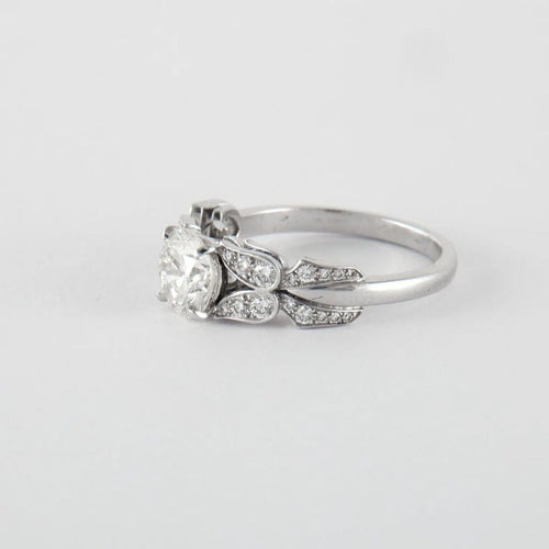 Bague 54 Bague papillon en or gris et diamants 58 Facettes