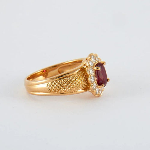 Bague 52.5 Bague marguerite en or jaune 18k avec rubis birman et diamants 58 Facettes 2.197