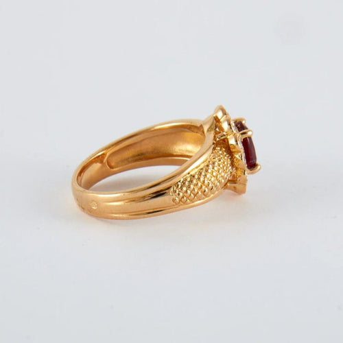 Bague 52.5 Bague marguerite en or jaune 18k avec rubis birman et diamants 58 Facettes 2.197