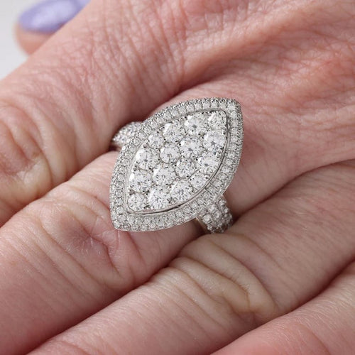 Bague 54 Bague marquise de fiançailles en or gris 18K et diamants 58 Facettes