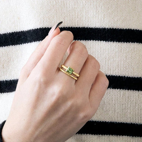 Bague 54 Bague double jonc en or jaune 18k avec péridot 58 Facettes C31C
