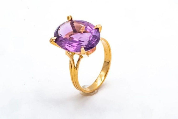 Bague 53 Bague fantaisie en or jaune 18 carats à améthyste ovale 58 Facettes