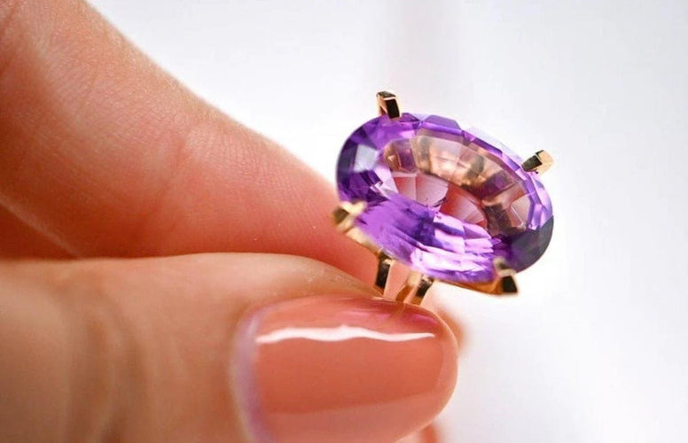 Bague 53 Bague fantaisie en or jaune 18 carats à améthyste ovale 58 Facettes