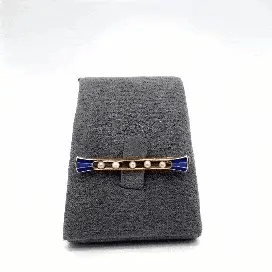 Broche Broche Art déco en or 18 carats, demi-perles et émail bleu 58 Facettes
