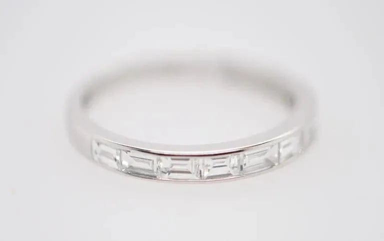 Bague 53 Bague de fiançailles en or blanc 18 carats et diamants 58 Facettes
