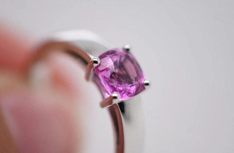 Bague 54 Bague en or blanc 18 carats avec saphir rose 58 Facettes
