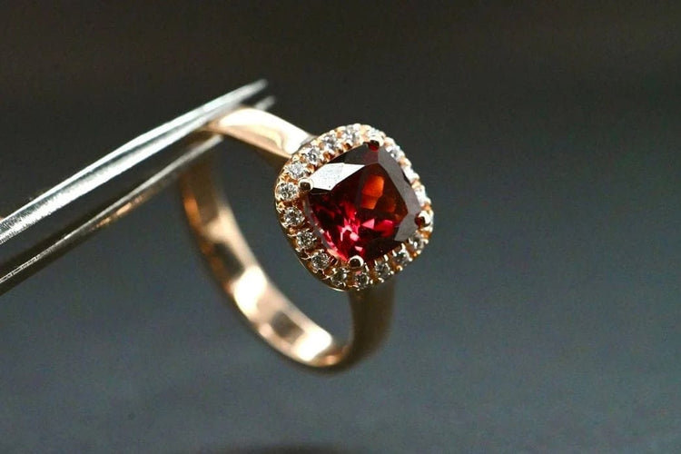 Bague 54 Bague en or rose 18 carats avec rhodolite et diamants 58 Facettes