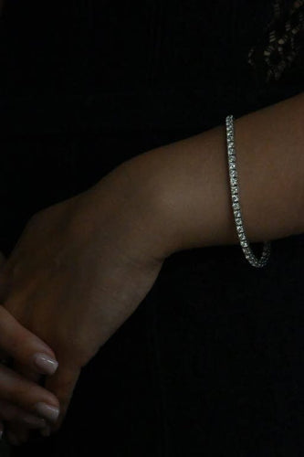 Bracelet Bracelet tennis en or blanc 18 carats et diamants 58 Facettes