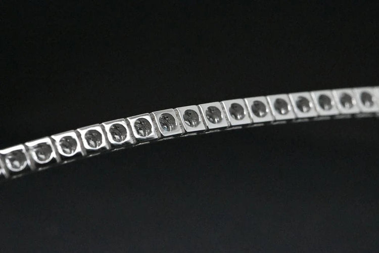 Bracelet Bracelet tennis en or blanc 18 carats et diamants 58 Facettes