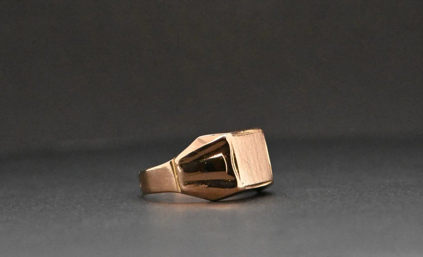 Bague 52 Chevalière en or 18 carats 58 Facettes