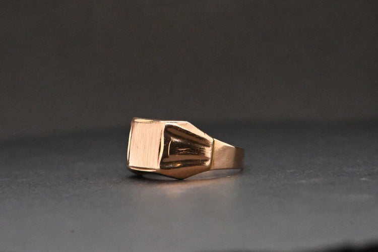 Bague 52 Chevalière en or 18 carats 58 Facettes
