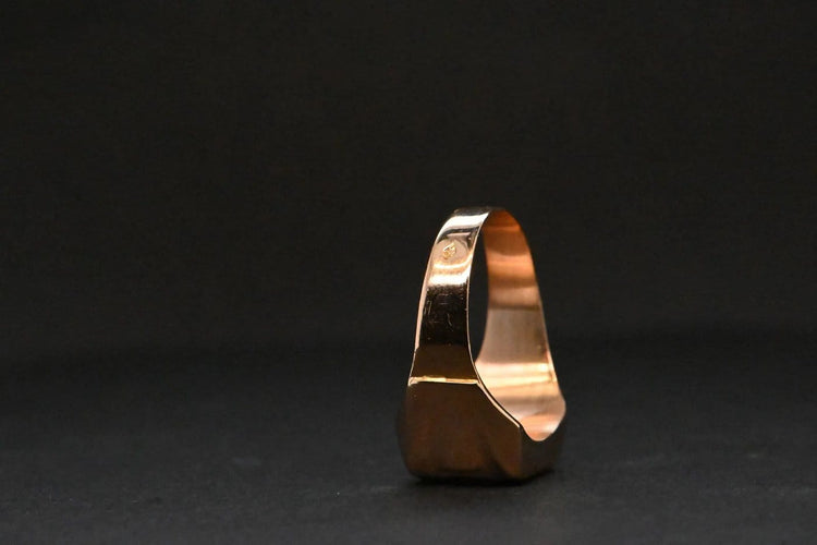 Bague 52 Chevalière en or 18 carats 58 Facettes