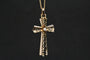 Pendentif Pendentif croix ajourée en or jaune 18 carats et perle 58 Facettes