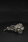 Broche F. Hardy - Broche fleur en or blanc 18 carats et diamants 58 Facettes
