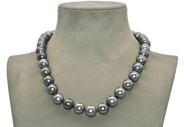 Collier Collier - Perles de culture de Tahiti et fermoir en or jaune 18 carats 58 Facettes