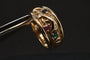 Bague 52 Bague en or jaune 750 sertie de rubis, saphir et émeraude 58 Facettes