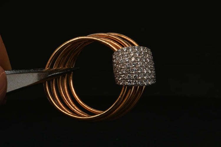 Bague 52 Bague en or rose 18 carats à diamants taille brillant 58 Facettes