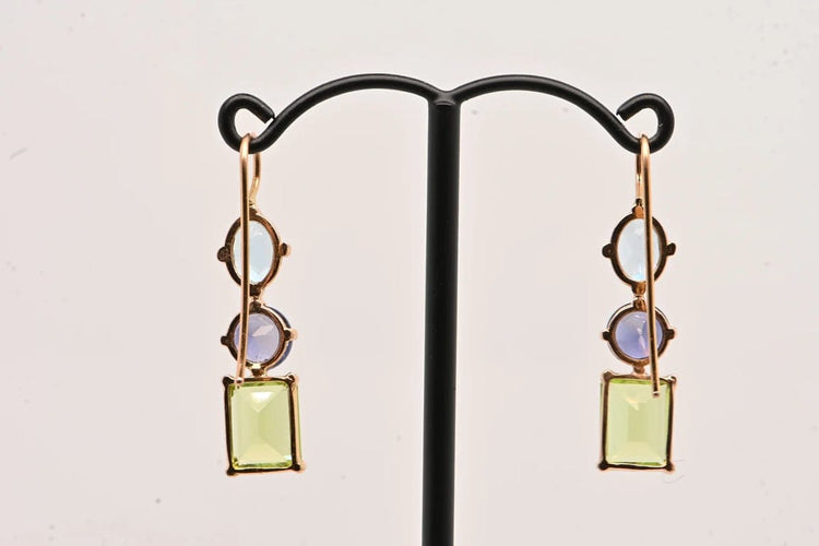 Boucles d'oreilles Boucles d'oreilles pendantes en or rose 18 carats, topaze, iolite et péridot 58 Facettes