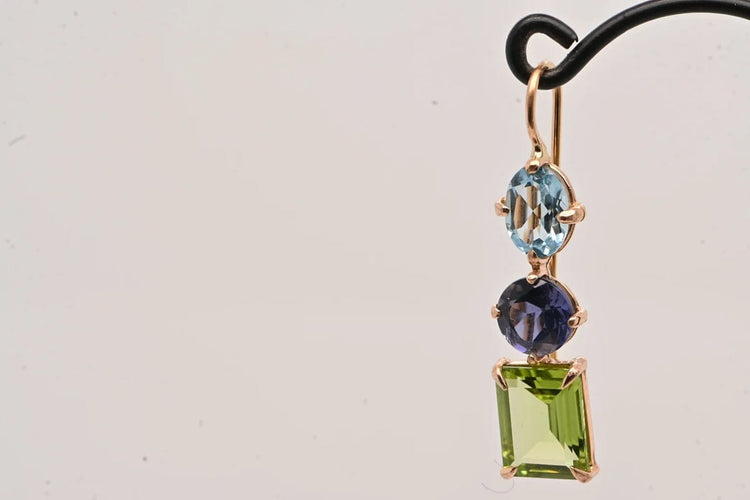 Boucles d'oreilles Boucles d'oreilles pendantes en or rose 18 carats, topaze, iolite et péridot 58 Facettes