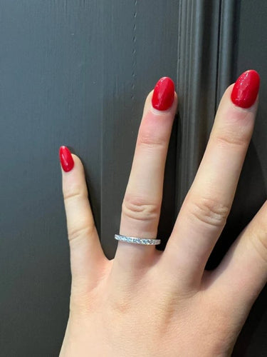 Bague 52 Bague demi-éternité en or blanc 18 carats et diamants 58 Facettes